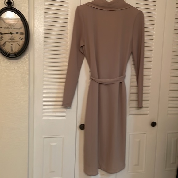 Ladies tan duster - Picture 2 of 2